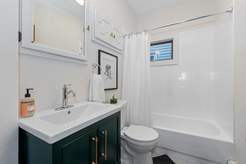 249 Huron Avenue, Unit 3 Cambridge, MA 02138 - Photo 7 of 11