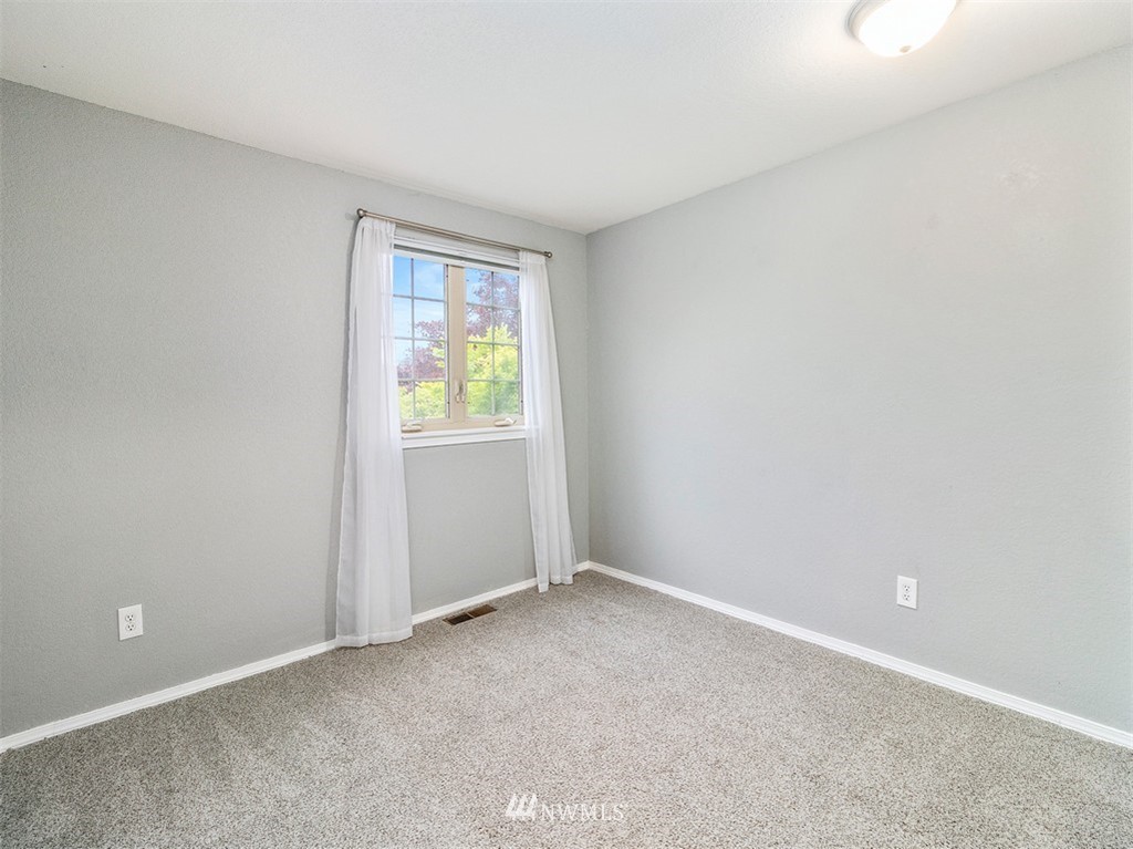 22525 12th Place West Bothell, WA 98021 - Photo 18 of 25