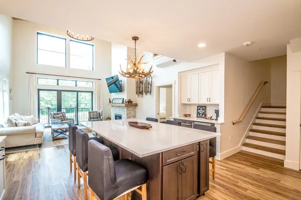 $1,225,000 | 239 Skimobile Road, Unit 302, Conway, NH 03860