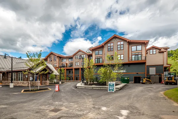 $1,225,000 | 239 Skimobile Road, Unit 302, Conway, NH 03860