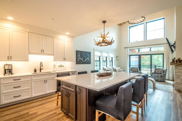 $1,225,000 | 239 Skimobile Road, Unit 302, Conway, NH 03860