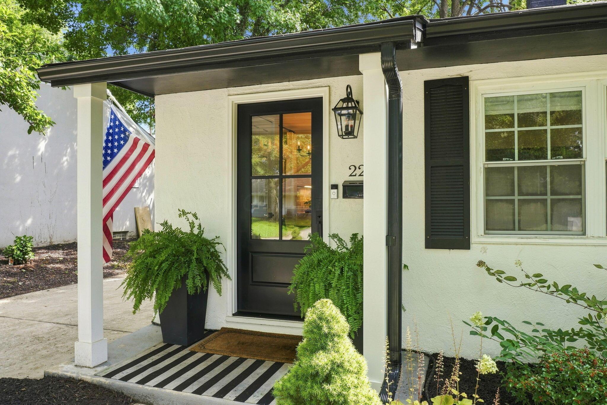 2265 Edgevale Road Upper Arlington, OH 43221 - Photo 2 of 55 3-web-or-mls-2265-edgevale-rd