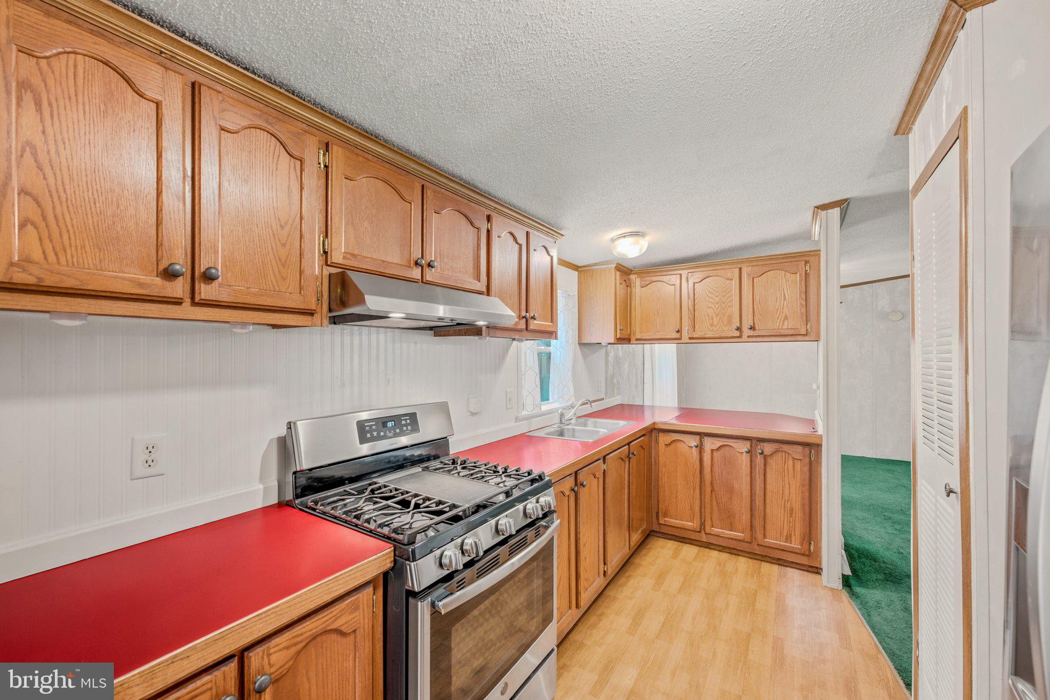 193 Co Rte 9/15 Berkeley Springs, WV 25411 - Photo 10 of 32 Kitchen
