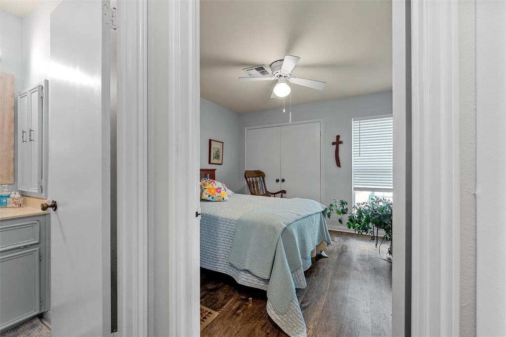 2905 Lake Shore Drive, Unit 204 Waco, TX 76708 - Photo 20 of 32 2nd Bedroom