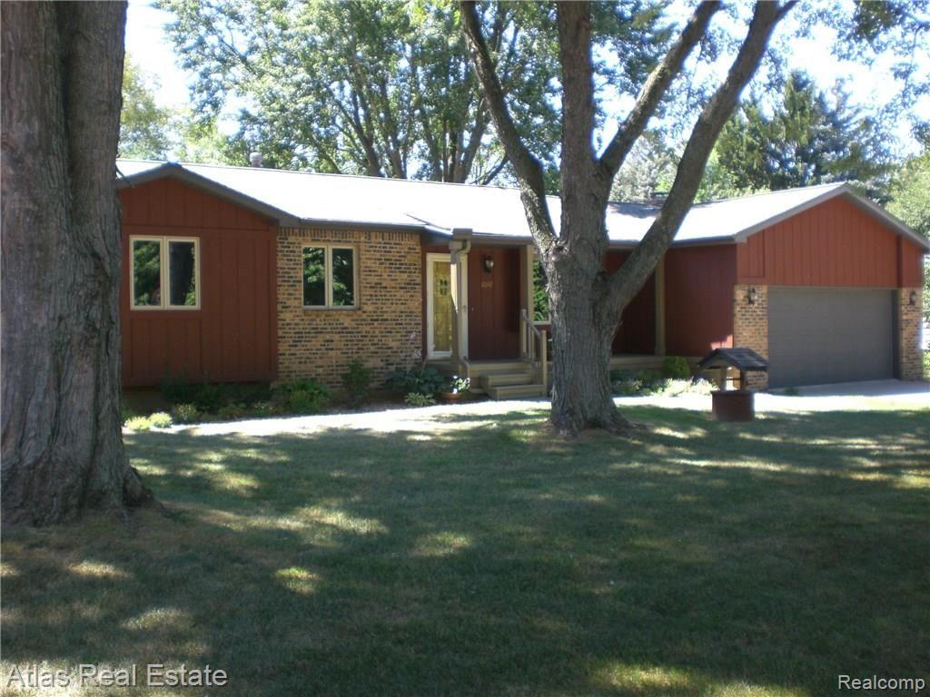 8042 Burleigh Road Grand Blanc, MI 48439 - Photo 51 of 57 8042Burleigh Grand Blanc (60).JPG