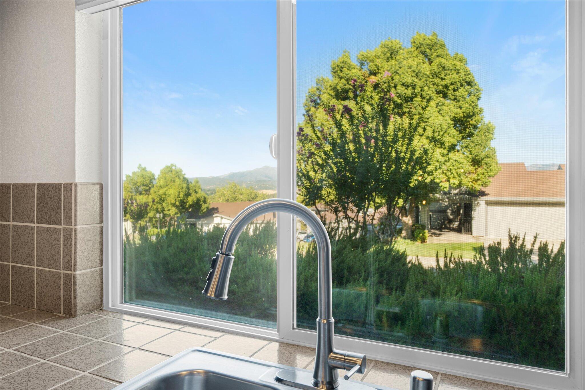 488 Ridgecrest Trail, Unit 132 Redding, CA 96003 - Photo 18 of 51 a view of a garden