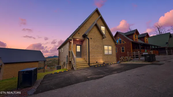 $795,000 | 3321 Pine Peak Way, Sevierville, TN 37862