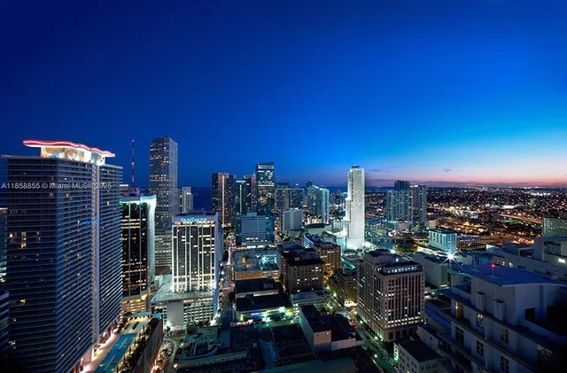 $550,000 | 253 Northeast 2nd Street, Unit 3302, Miami, FL 33132