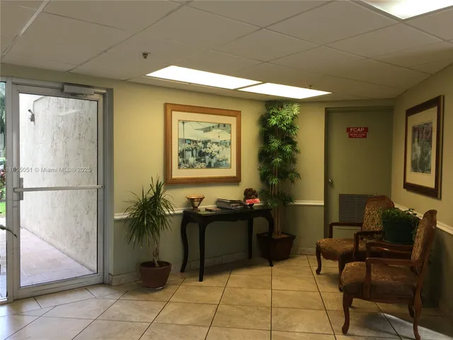 $199,900 | 3940 Inverrary Boulevard, Unit 701A, Lauderhill, FL 33319