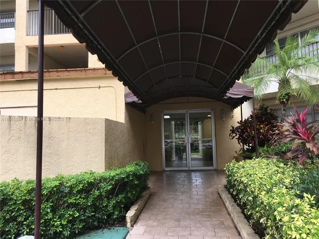 $199,900 | 3940 Inverrary Boulevard, Unit 701A, Lauderhill, FL 33319
