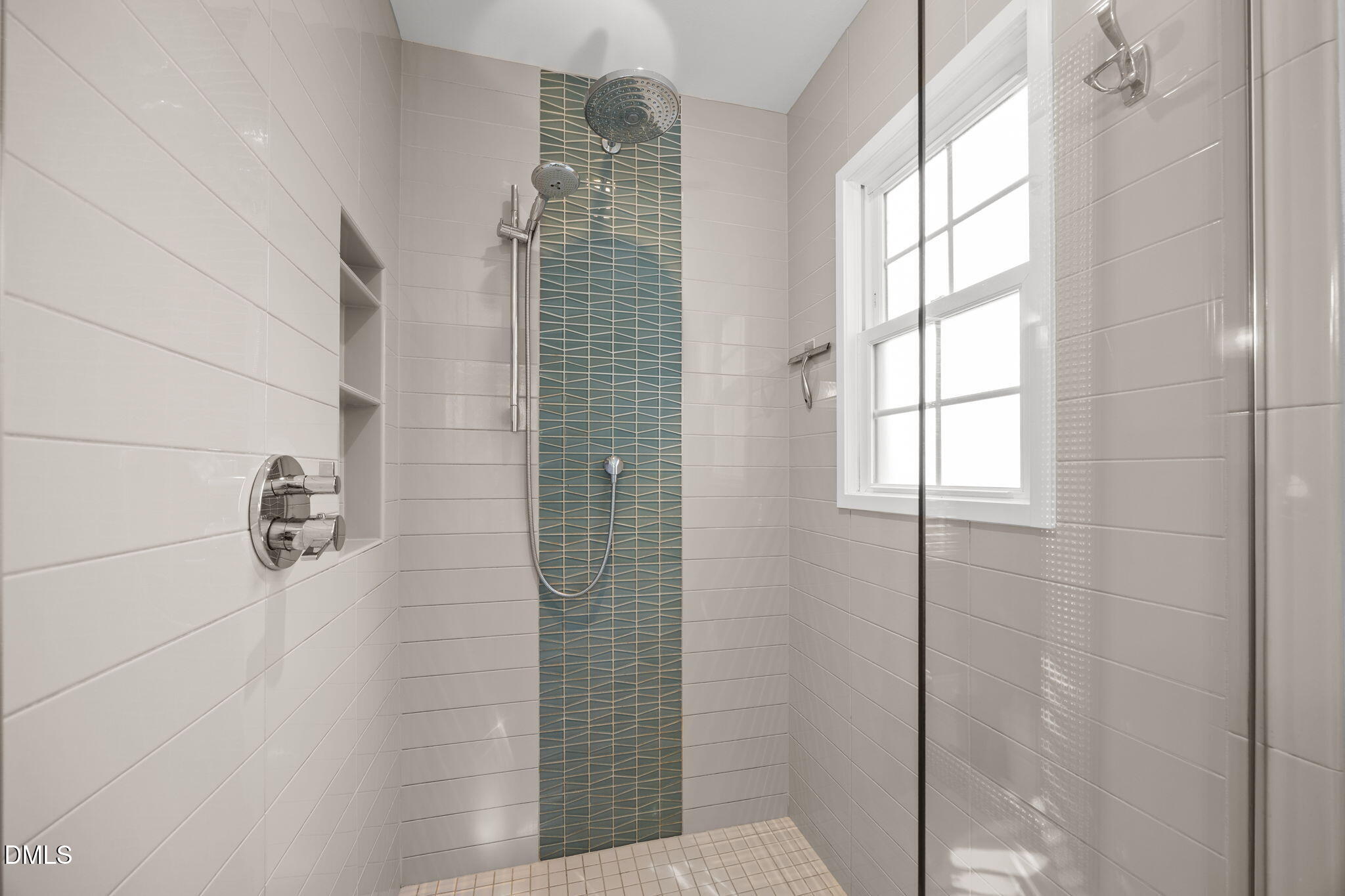 11829 North Exeter Way Raleigh, NC 27613 - Photo 25 of 41 Primary Bath