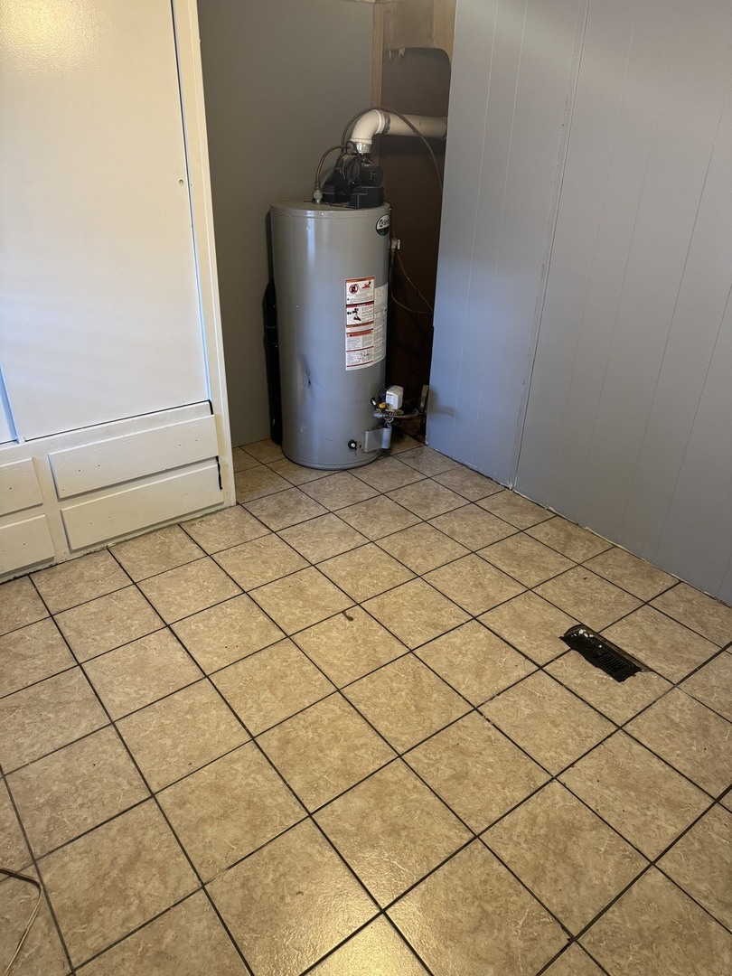 358 David Drive Elgin, IL 60120 - Photo 12 of 15