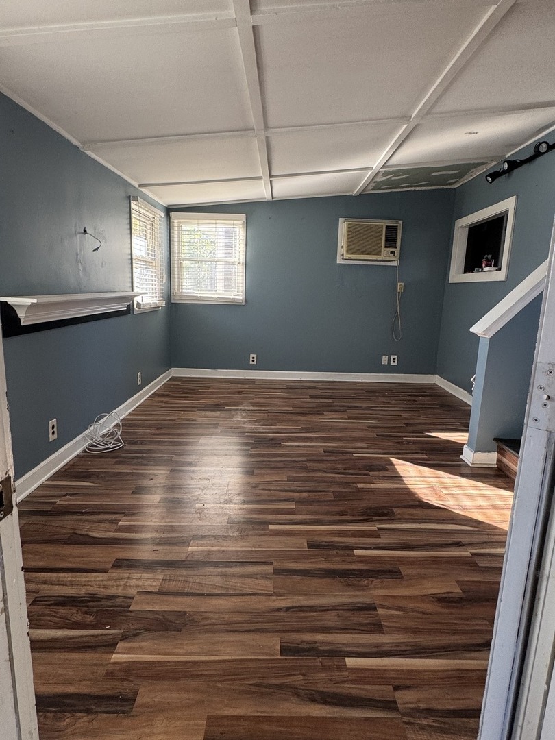 358 David Drive Elgin, IL 60120 - Photo 5 of 15