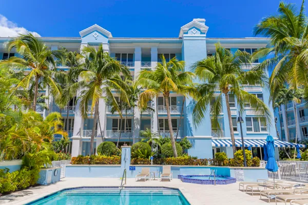 $13,000 | 701 Southeast 21st Avenue, Unit 204, Deerfield Beach, FL 33441