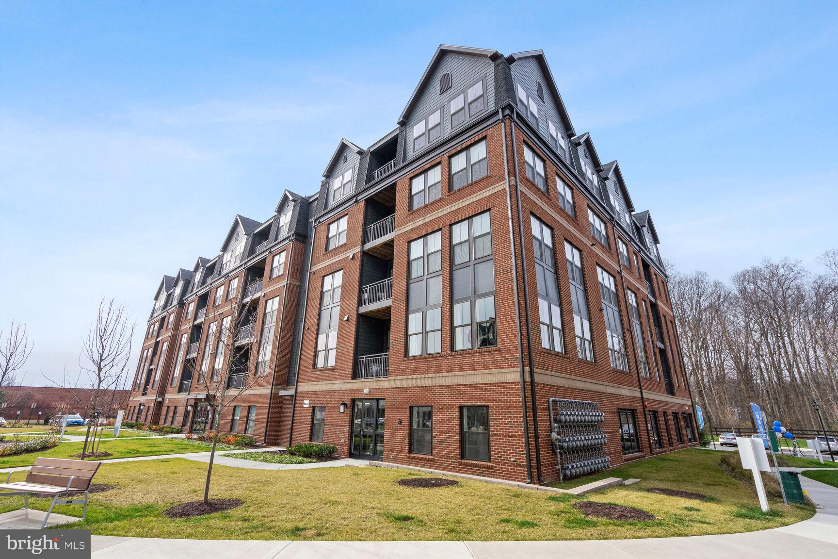 3925 Fair Ridge Drive, Unit 507 Fairfax, VA 22033 - Photo 1 of 15