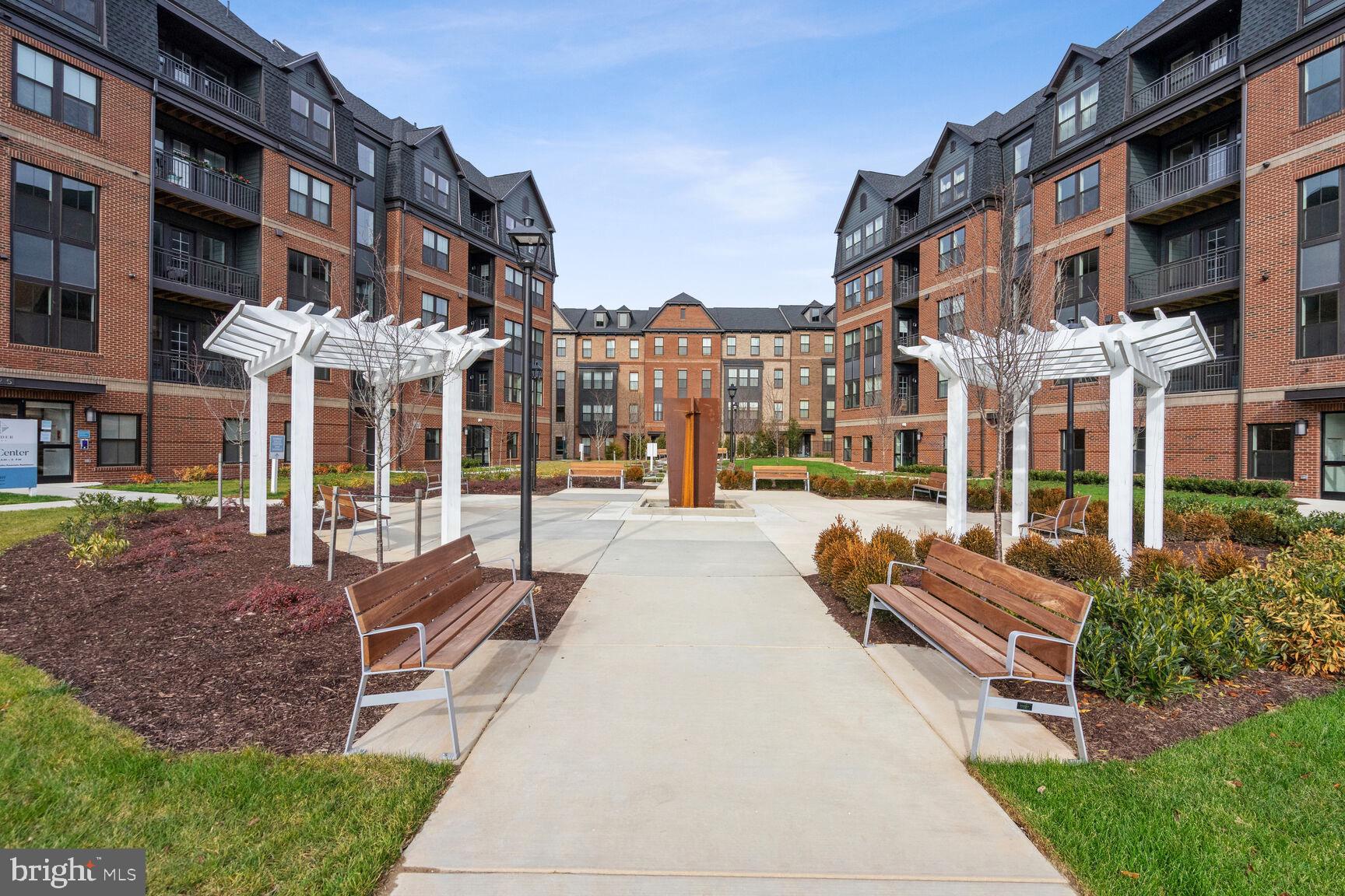 3925 Fair Ridge Drive, Unit 507 Fairfax, VA 22033 - Photo 2 of 15