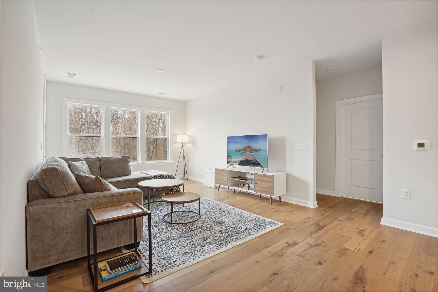 3925 Fair Ridge Drive, Unit 507 Fairfax, VA 22033 - Photo 3 of 15