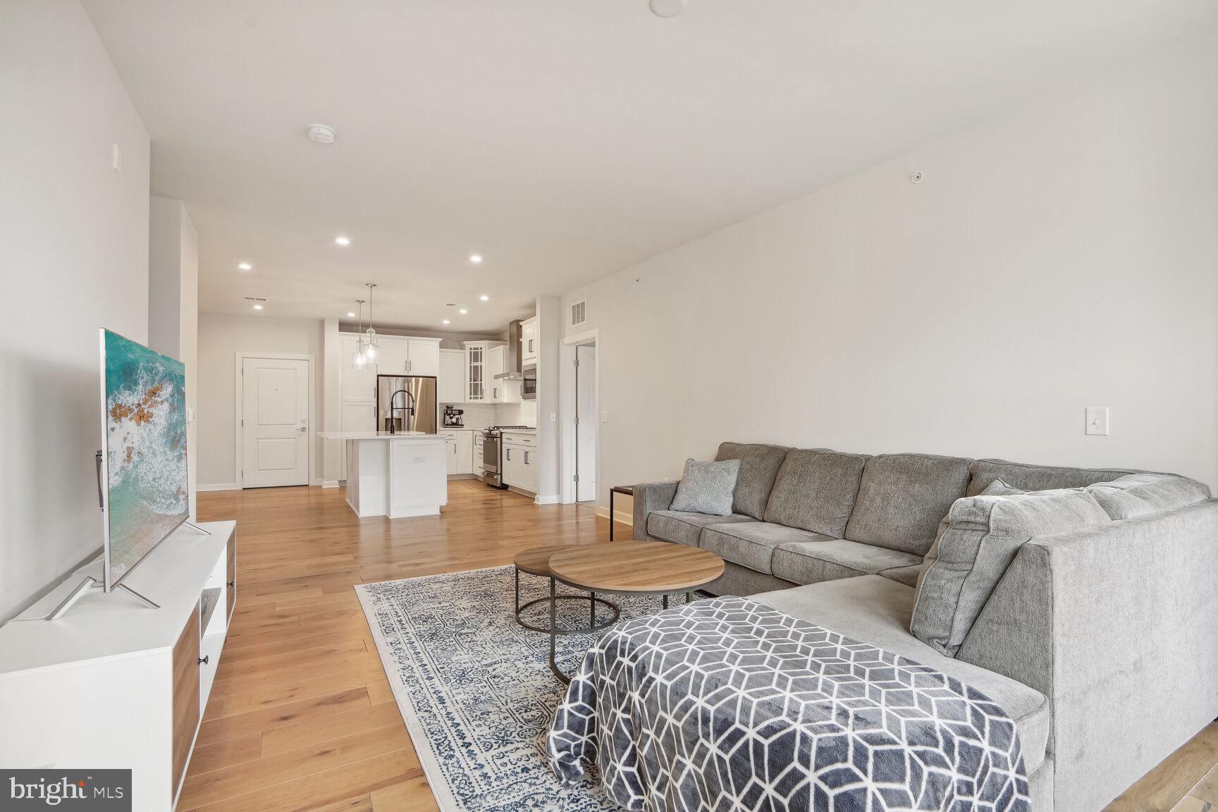 3925 Fair Ridge Drive, Unit 507 Fairfax, VA 22033 - Photo 4 of 15