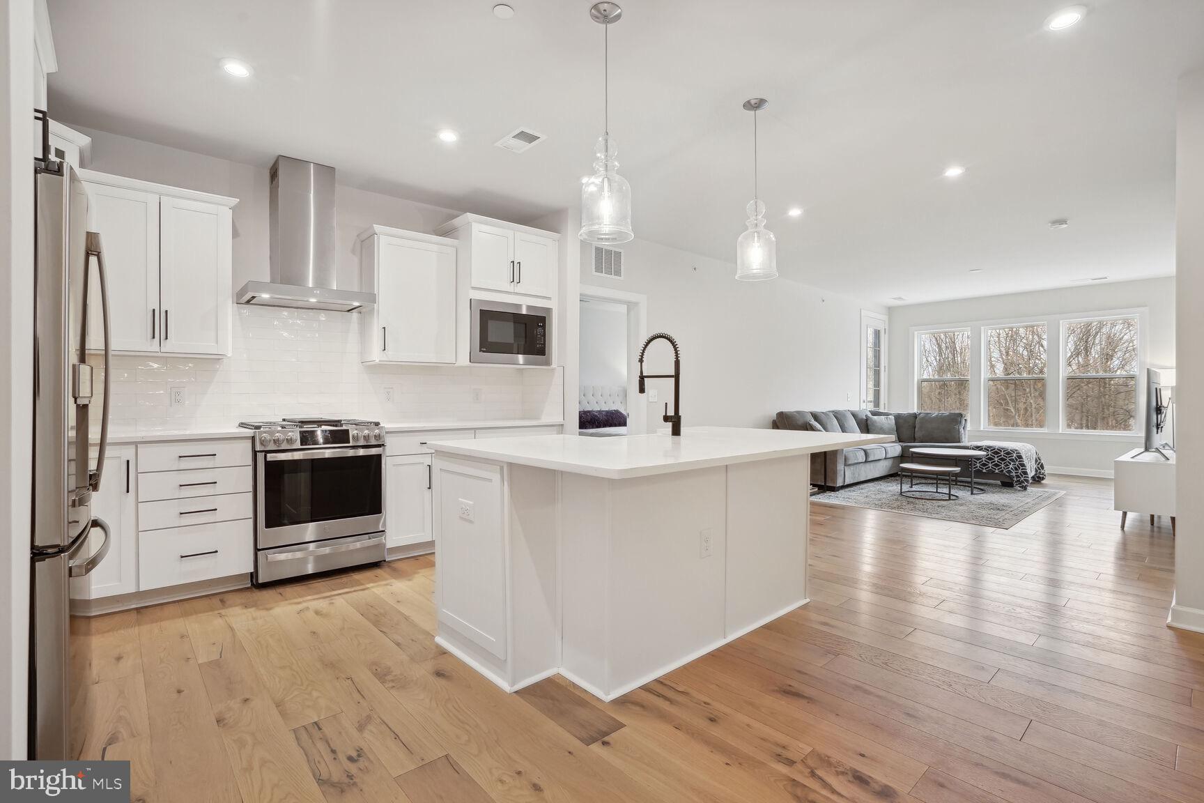 3925 Fair Ridge Drive, Unit 507 Fairfax, VA 22033 - Photo 6 of 15
