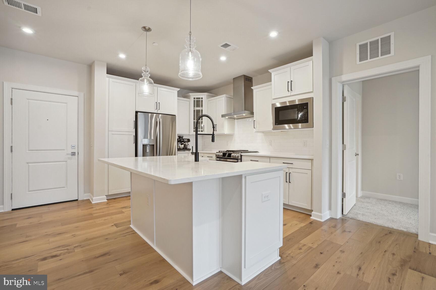 3925 Fair Ridge Drive, Unit 507 Fairfax, VA 22033 - Photo 7 of 15