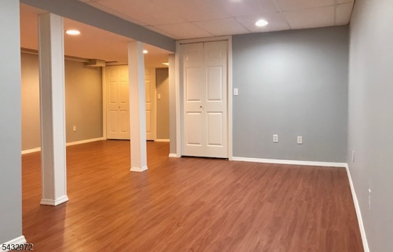 61 Patriots Road Morris Plains, NJ 07950 - Photo 15 of 15