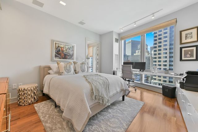 $2,100,000 | 500 Atlantic Avenue, Unit 14B, Boston, MA 02210