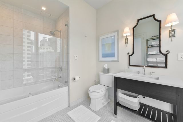 $2,100,000 | 500 Atlantic Avenue, Unit 14B, Boston, MA 02210