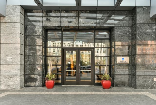 $2,100,000 | 500 Atlantic Avenue, Unit 14B, Boston, MA 02210