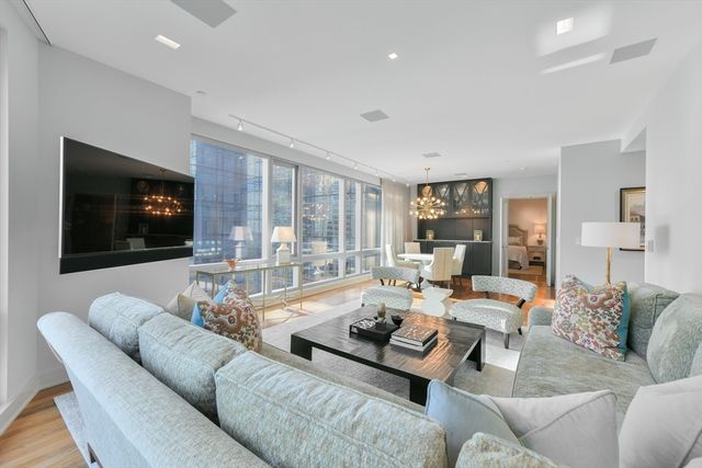 $2,100,000 | 500 Atlantic Avenue, Unit 14B, Boston, MA 02210
