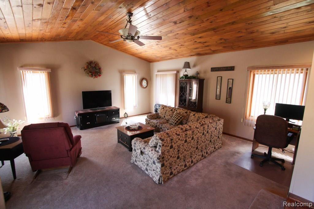 5591 Delmas Road Clarkston, MI 48348 - Photo 10 of 28 0085.jpg
