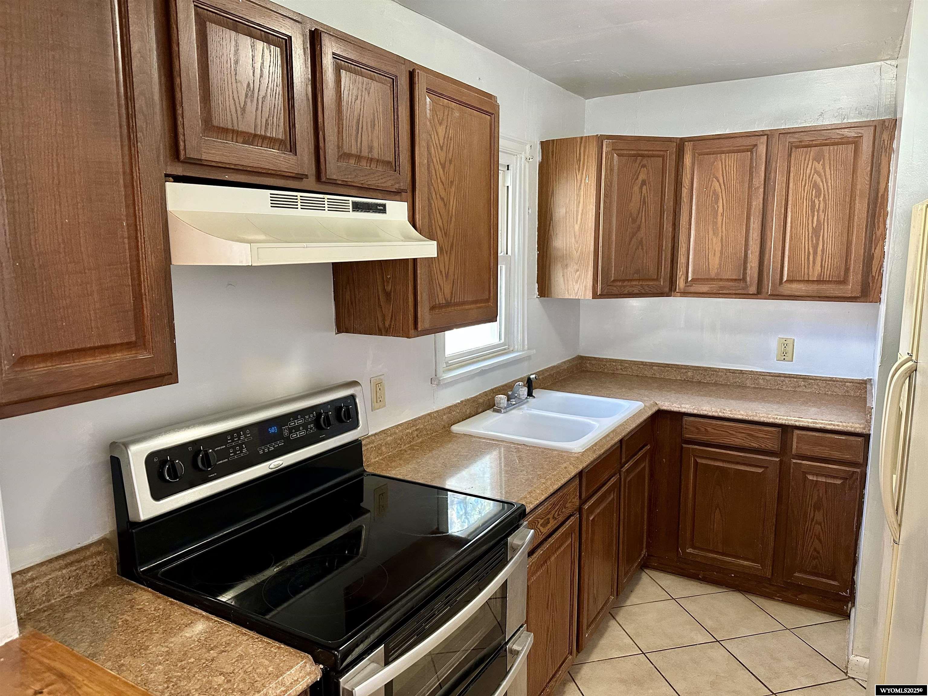 1323 Cherry Street Rawlins, WY 82301 - Photo 6 of 21