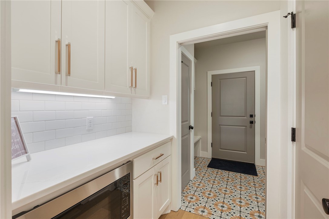 4804 Crystal Ridge Court College Station, TX 77845 - Photo 35 of 48 a bathroom with a sink and a mirror