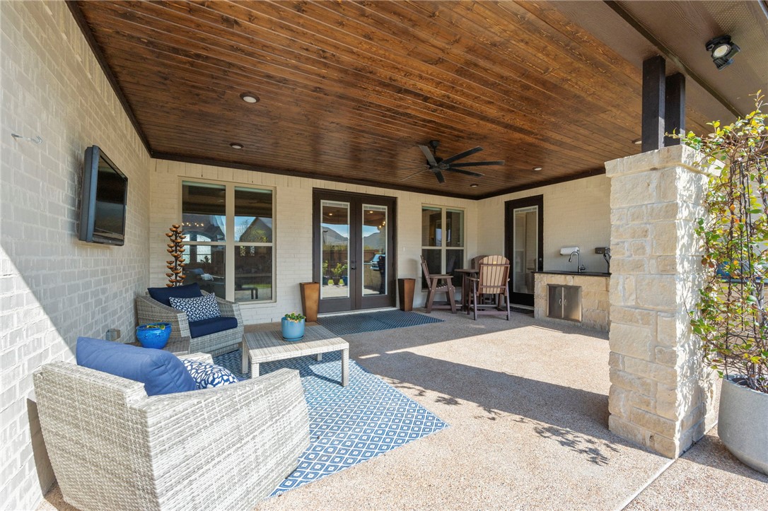 4804 Crystal Ridge Court College Station, TX 77845 - Photo 40 of 48 a living room with furniture