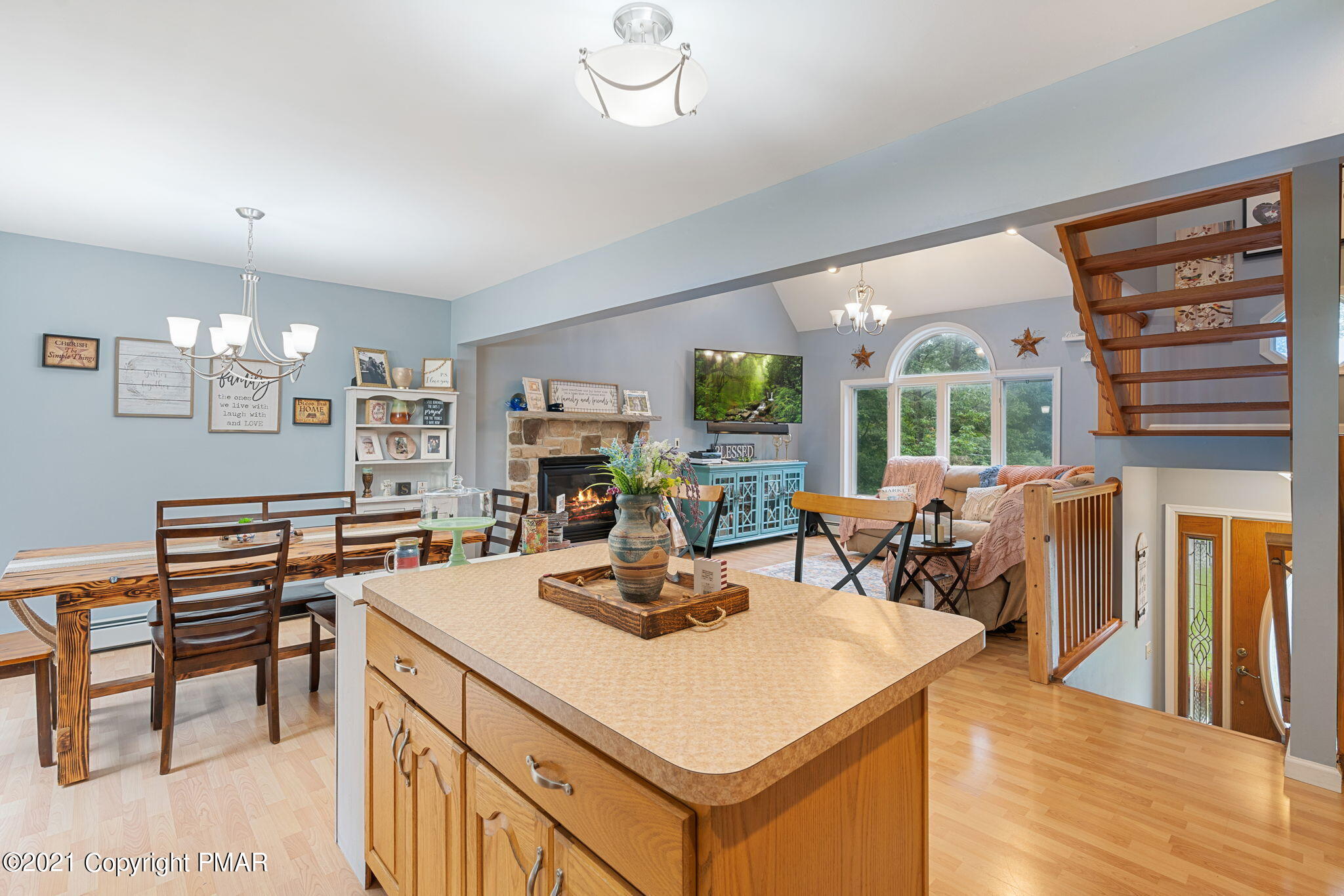 133 Mount Ranier Road Effort, PA 18330 - Photo 14 of 30 19-web-or-mls-Image-19