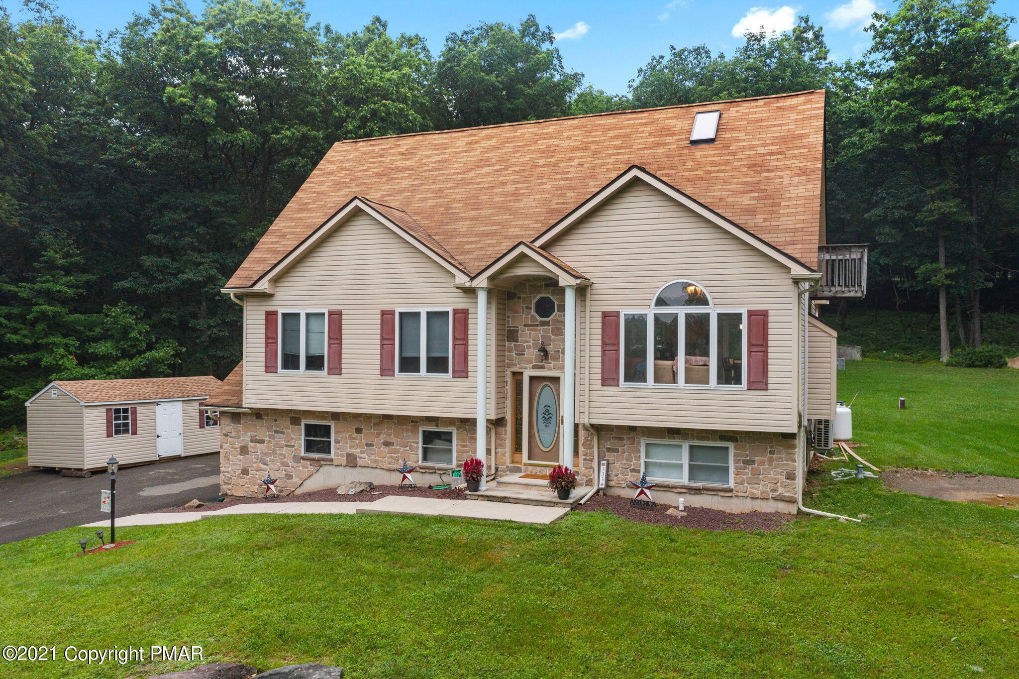 133 Mount Ranier Road Effort, PA 18330 - Photo 2 of 30 2-web-or-mls-Image-2