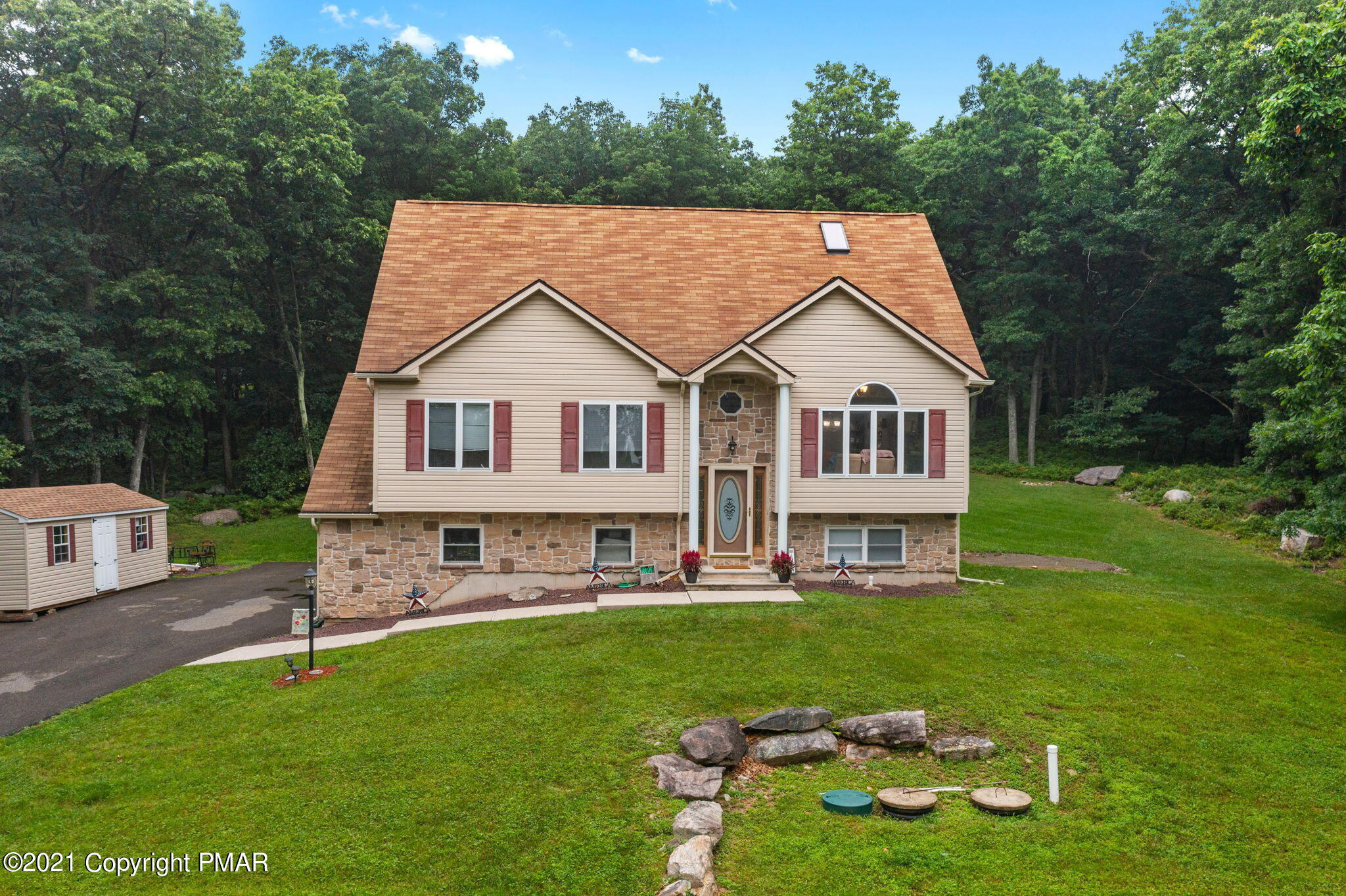 133 Mount Ranier Road Effort, PA 18330 - Photo 3 of 30 4-web-or-mls-Image-4