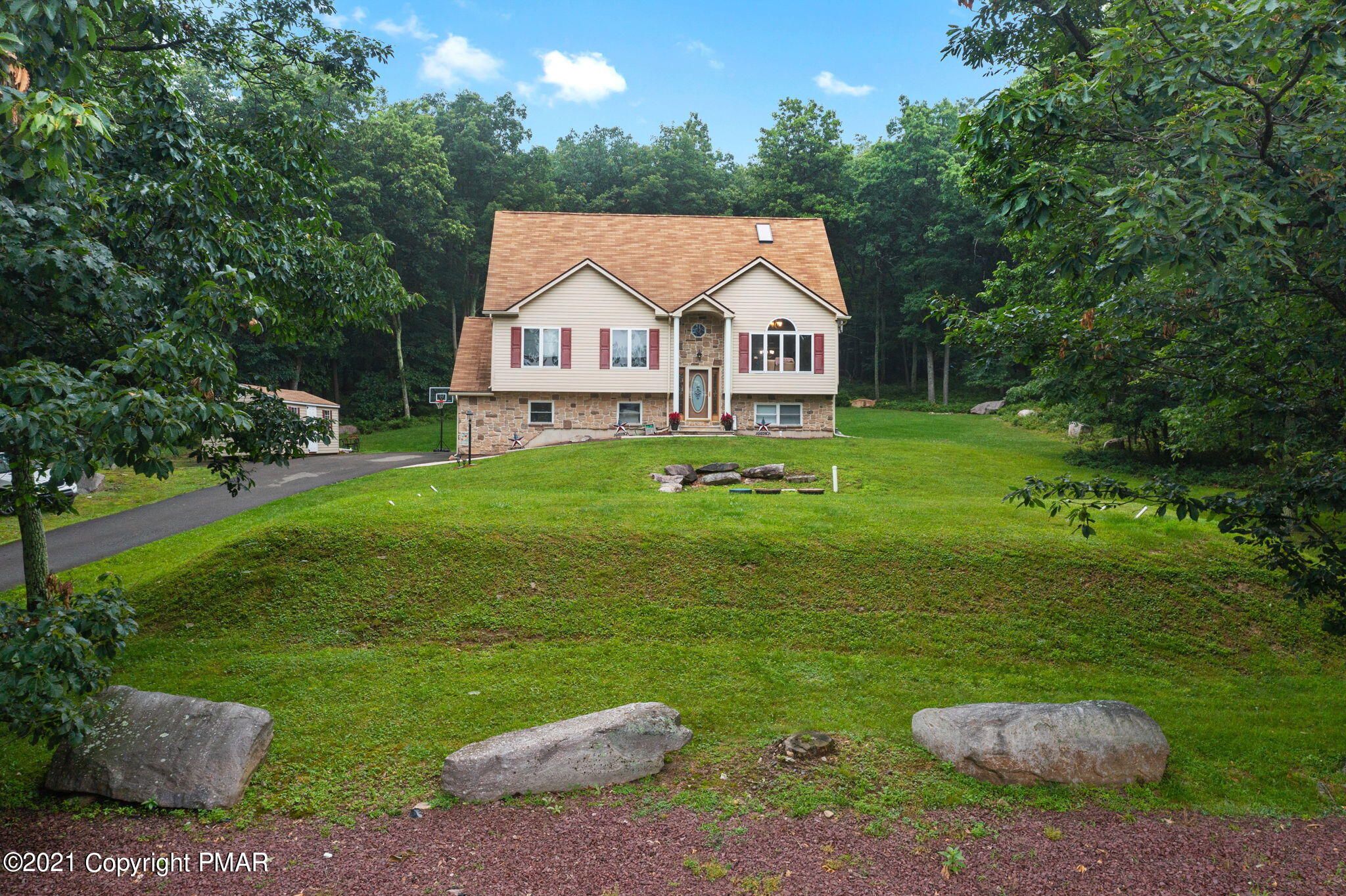 133 Mount Ranier Road Effort, PA 18330 - Photo 4 of 30 5-web-or-mls-Image-5
