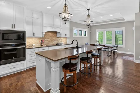 $635,500 | 1309 Northeast Brandywine Road, Lee's Summit, MO 64064