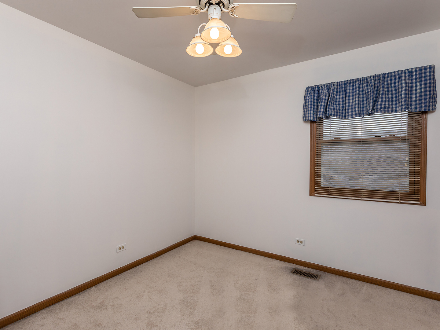 S080 Beverly Street Wheaton, IL 60187 - Photo 13 of 17