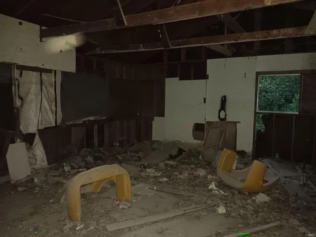 $25,000 | 9945 Brann Road, Poland, IN 47868