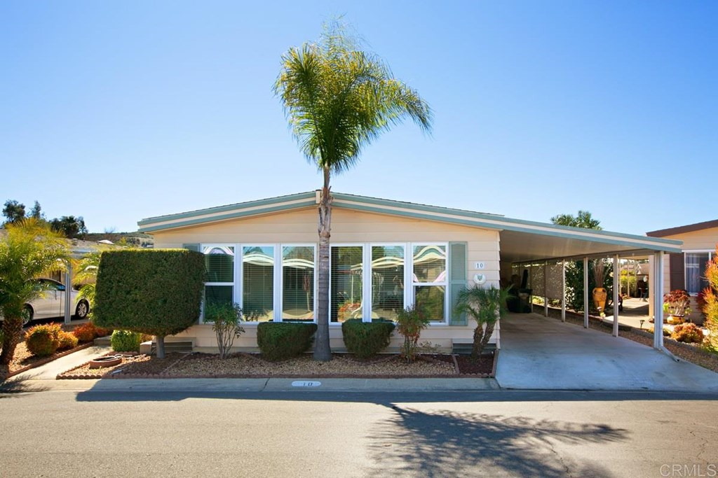Welcome home to 2250 N. Broadway, Unit 10, Escondido, CA  92026!