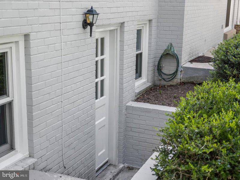 8212 Hawthorne Road Bethesda, MD 20817 - Photo 16 of 17 Gallery Image 16
