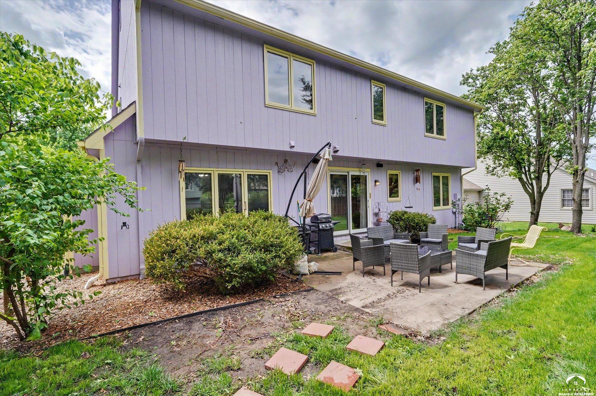 2408 Oxford Road Lawrence, KS 66049 - Photo 37 of 43
