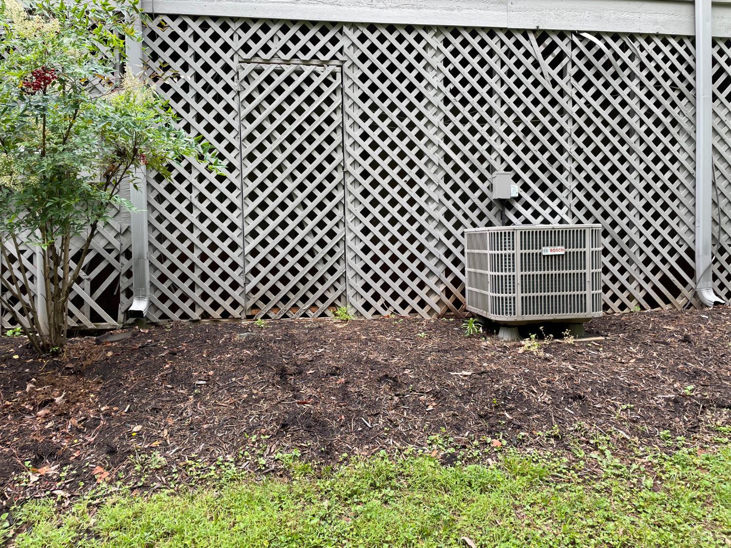 482 Oak Point Road Forest, VA 24551 - Photo 39 of 39 a backyard of a building