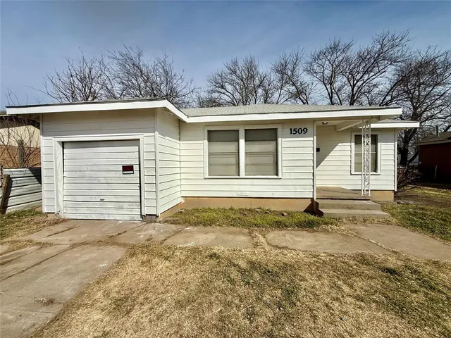 $1,500 | 1509 Southeast 18th Street, Mineral Wells, TX 76067