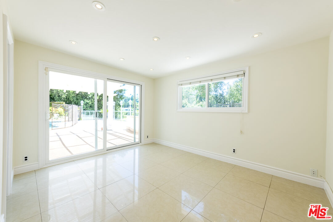 16379 Meadow Ridge Road West Encino, CA 91436 - Photo 30 of 36