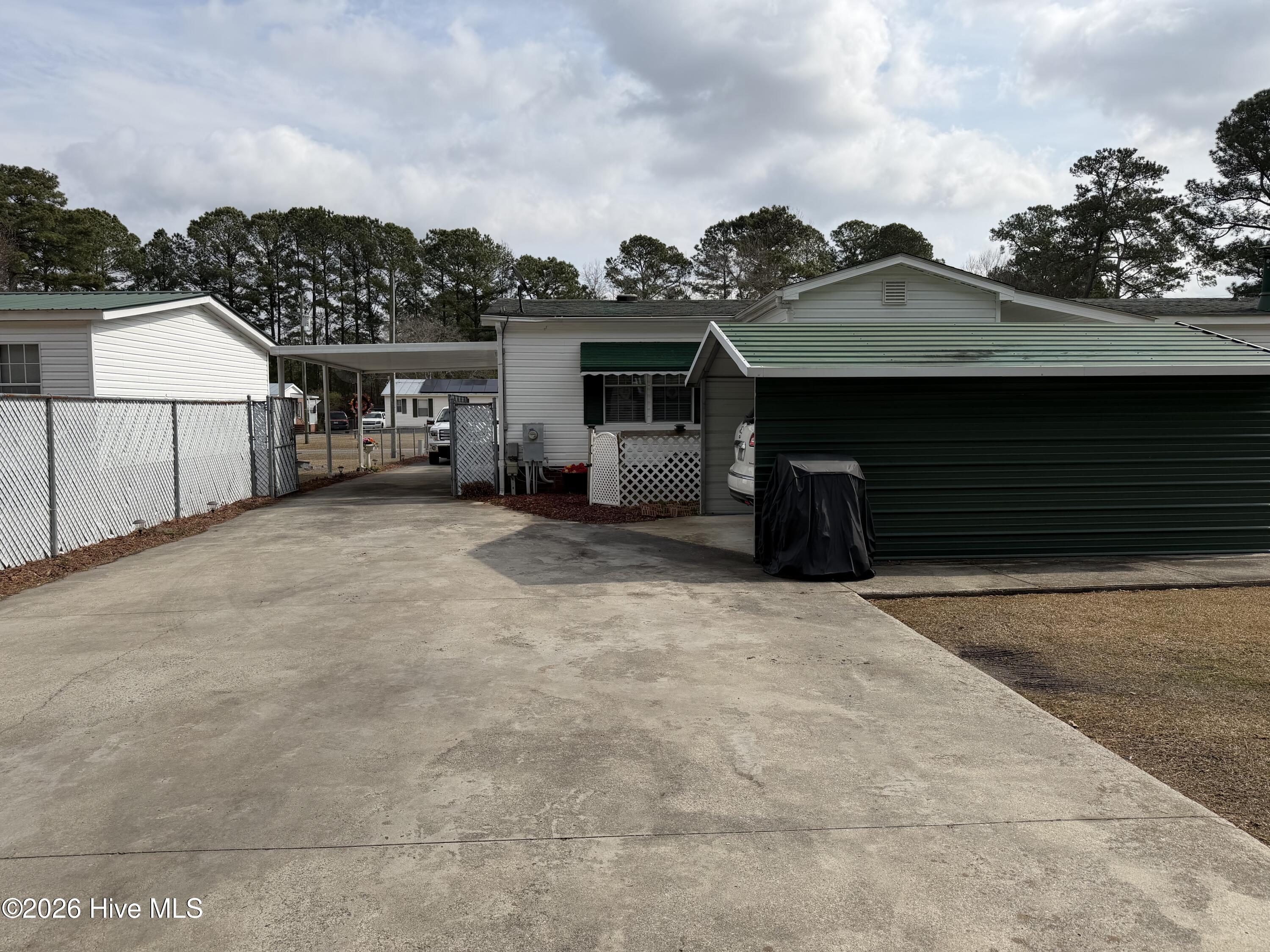2626 Pershing Terrace Kinston, NC 28504 - Photo 50 of 53 Driveway