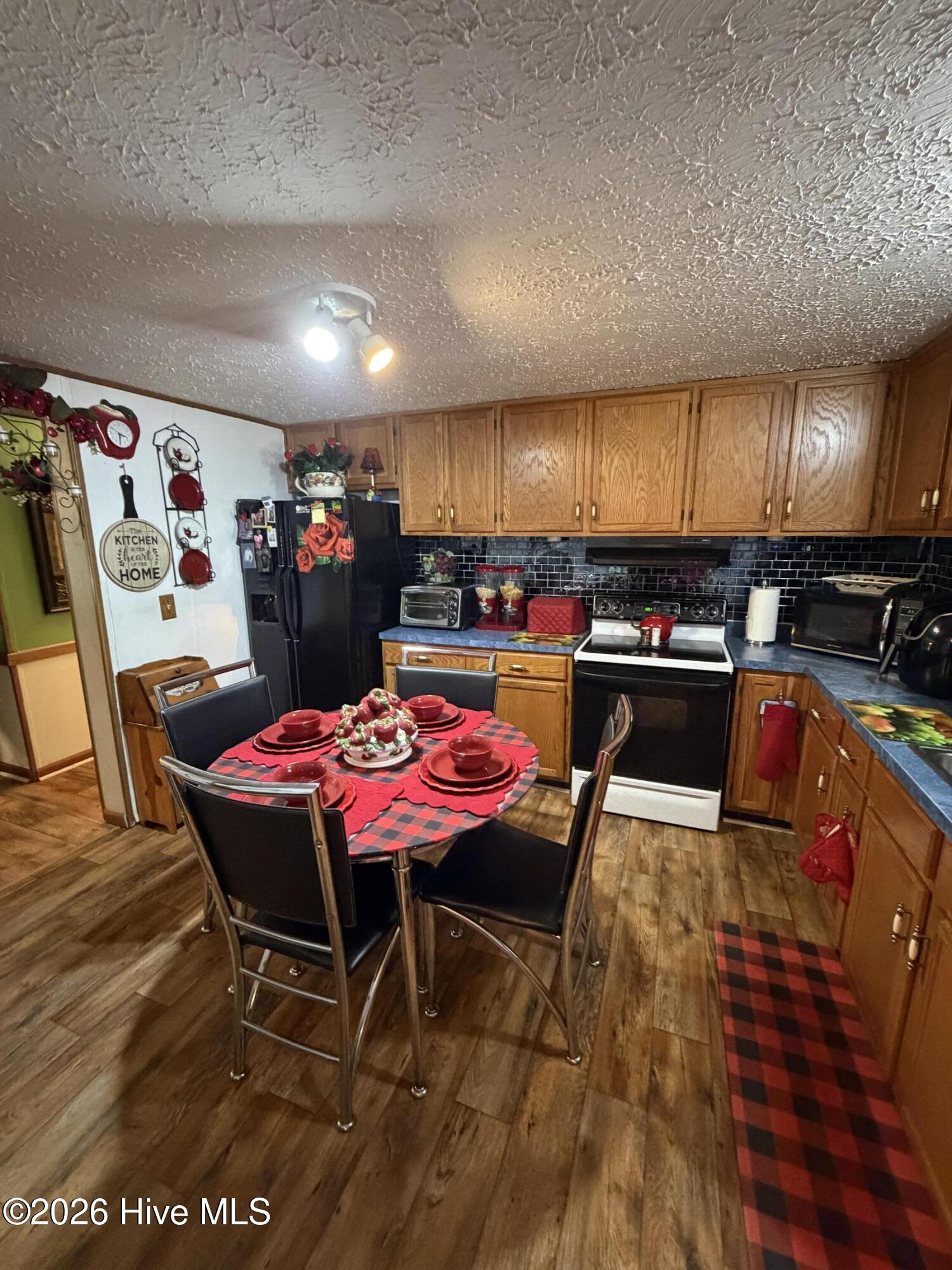 2626 Pershing Terrace Kinston, NC 28504 - Photo 8 of 53 Kitchen