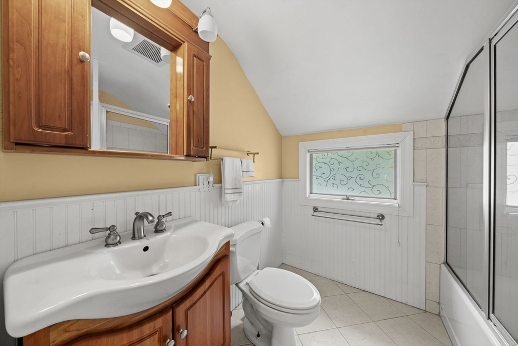 7 Trickett Road Lynnfield, MA 01940 - Photo 14 of 37