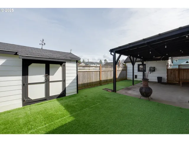 $489,000 | 780 South Main Avenue, Warrenton, OR 97146